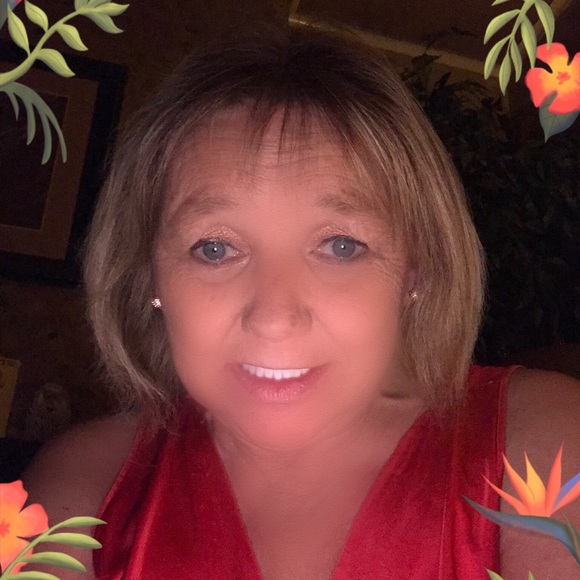 Meet your Posher,Hilda Posh Ambassador - Picture 1 of 7